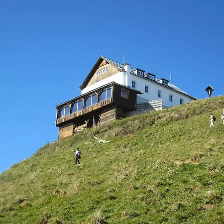 Lindner Hannes Apartamento *